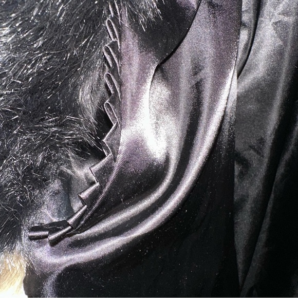 Leopard Print 2-3X Faux Fur Jacket with Black Collar - Picture 11 of 15